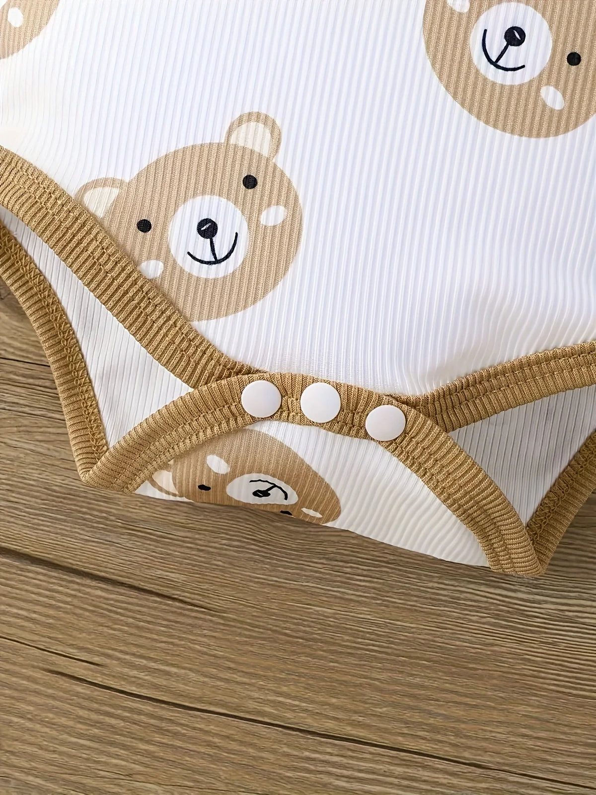 Baby boy baby cute little bear print set triangle jumpsuit+pants+hat three piece set for autumn and winter