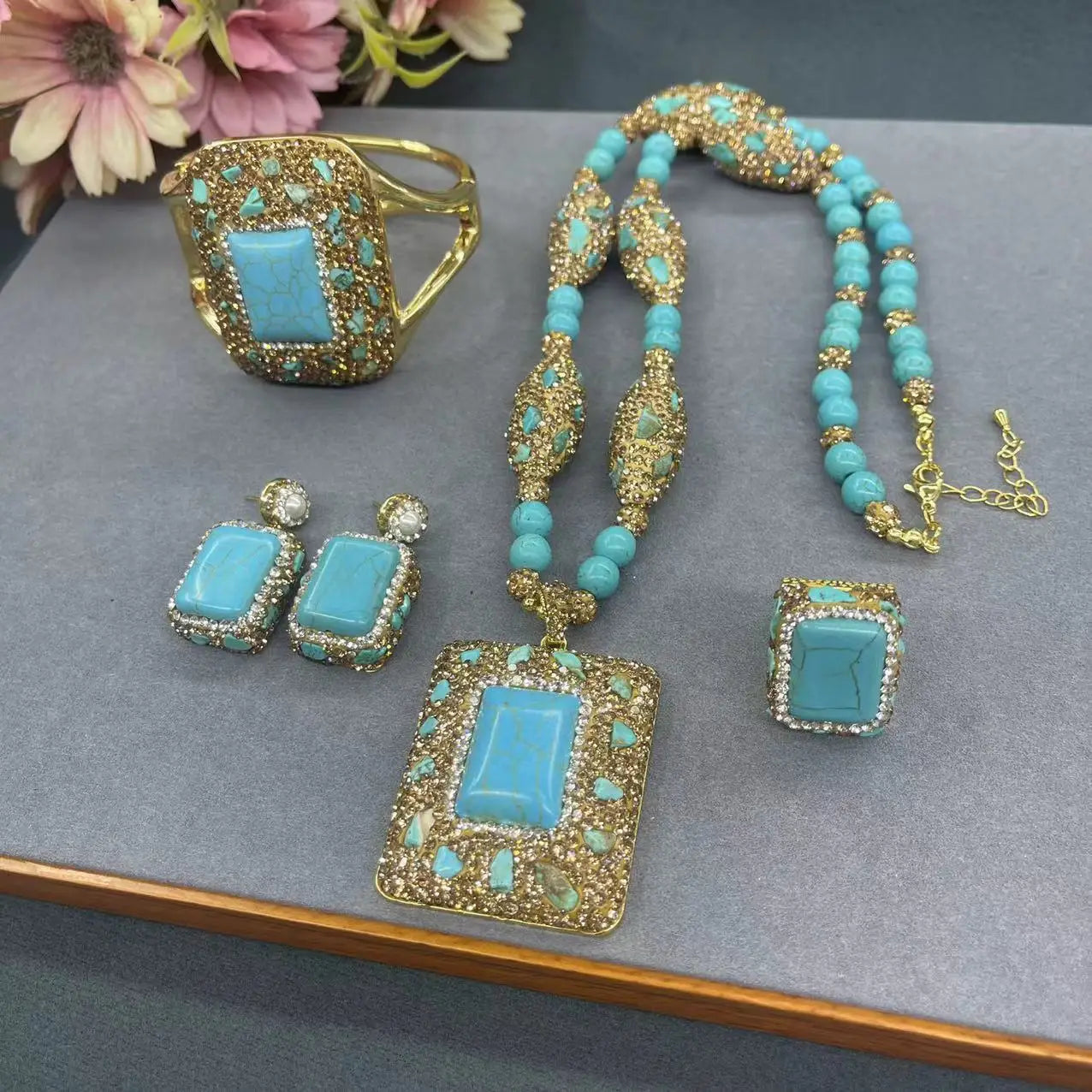 Vintage Turquoise Jewelry Fashionable Inlaid with Turquoise Jewelry Necklace Earrings Ring Bracelet for Women Party Gift