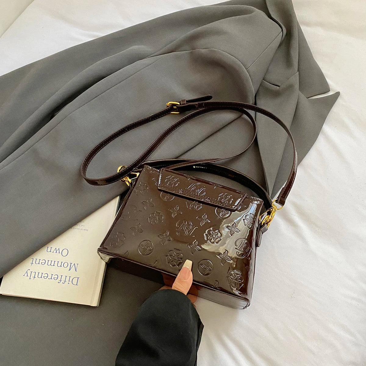 Elegant Trendy Smooth Shiny PU Solid Color Women Shoulder Bag Pattern Print Deco Handbag Crossbody Bag for Outings Party Travel