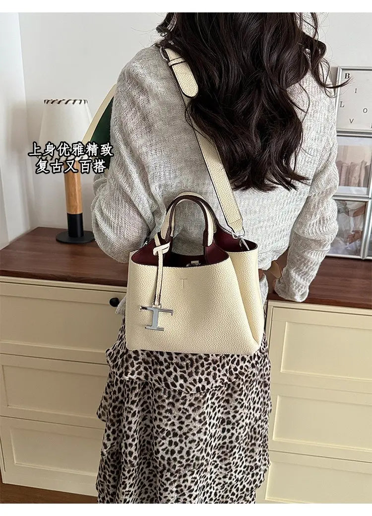 Unique High-End Leather Diaper Bag: Elegant Crossbody Messenger Bag For Women With Vintage Designer Look And Large Capacity