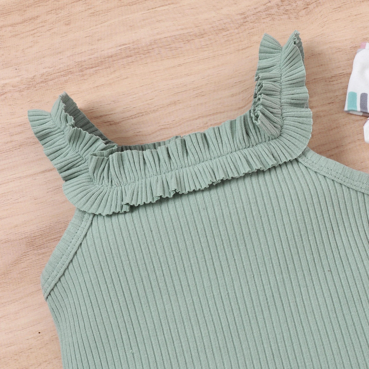 Summer Boys and Girls Are Comfortable and Cute 0-1 Years Old, Three-Piece Set with Pit Strip Suspenders + Shorts