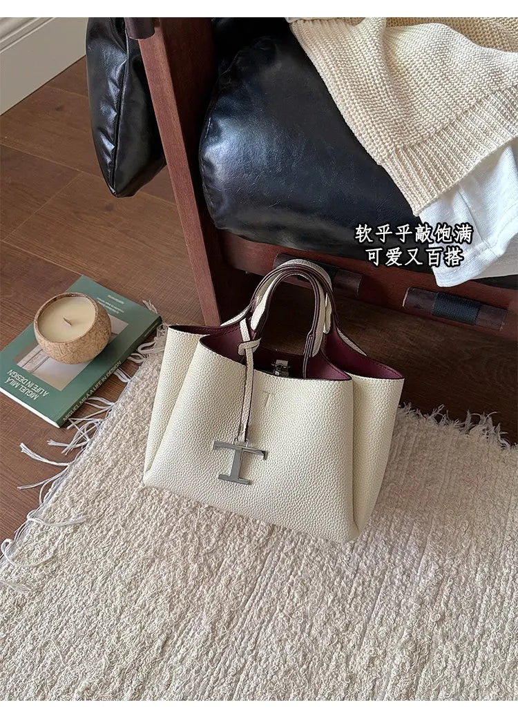 Unique High-End Leather Diaper Bag: Elegant Crossbody Messenger Bag For Women With Vintage Designer Look And Large Capacity