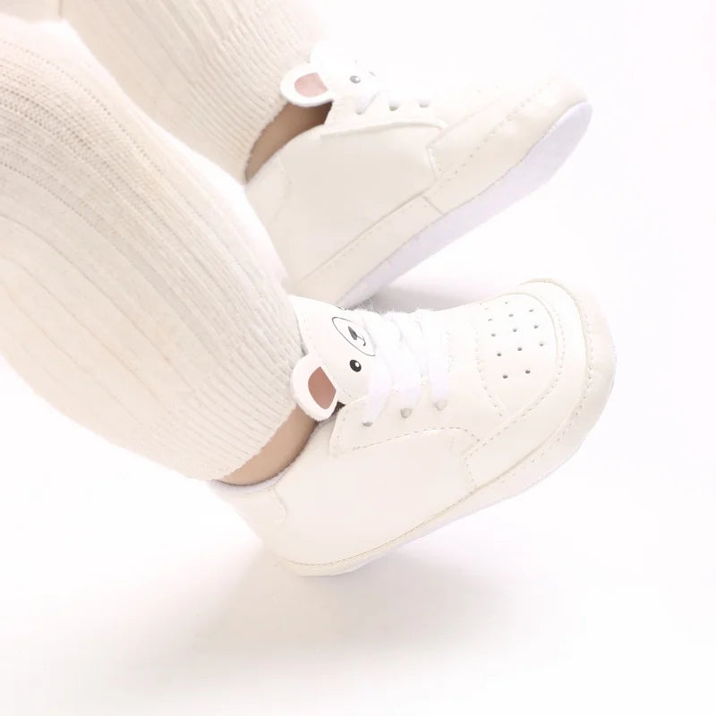 Comfortable Beginner Walking Shoes Breathable Fabric Soft Sole Design Suitable for All Seasons Indoor And Outdoor