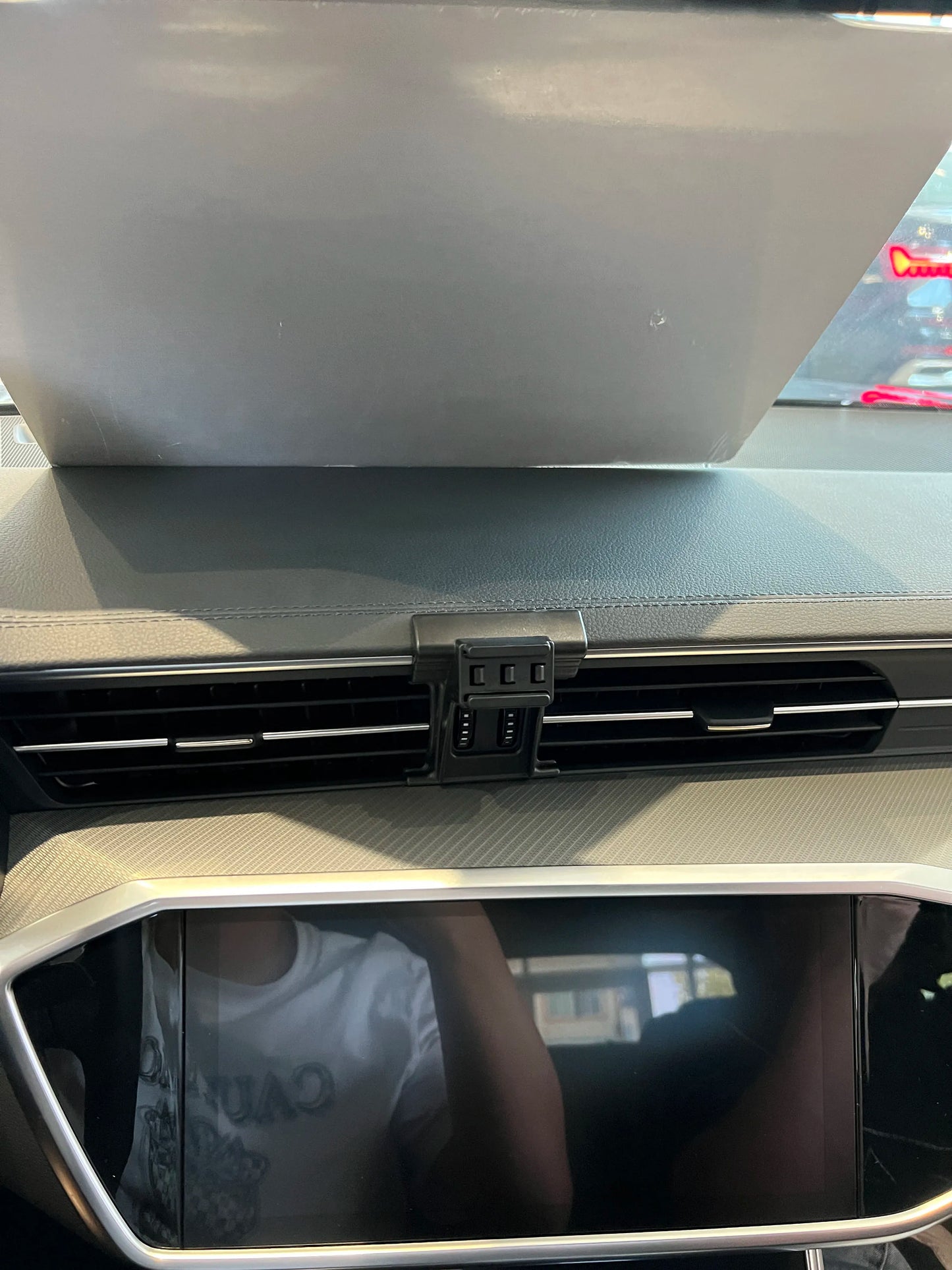 LIMUD Car Phone Holder Special Fixed Base For AUDI A6 C8 A7 C9 2019-2024 Wireless Charger Bracket Auto Interior Accessories