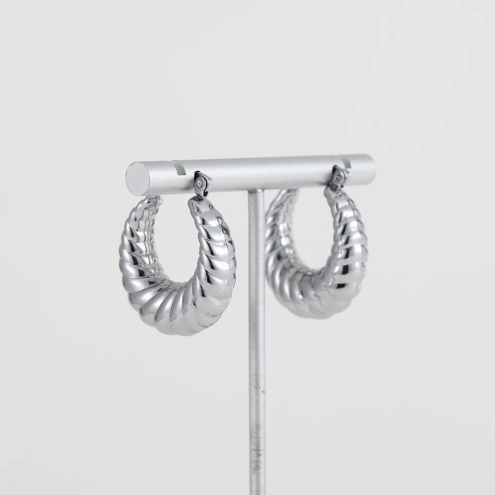 New Trend Silver Color Polished Stainless Steel CC Circle Chunky Hoop Earrings Twist PVD Dome Lightweight Hammered Drop Earrings