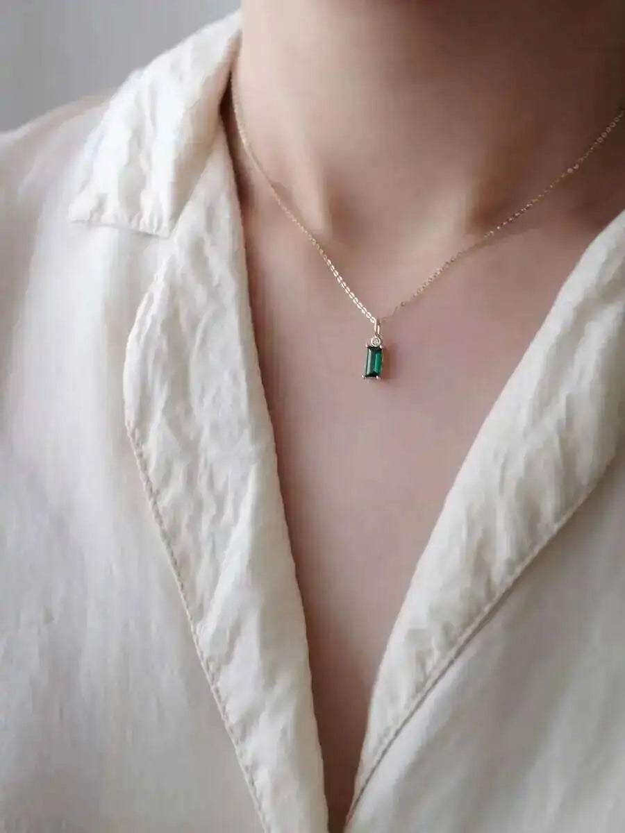 GOLDtutu Pure 9K Gold Necklace Pendant for Grandmother Green Rectangular Diamond, Mini Temperament Retro, kj450