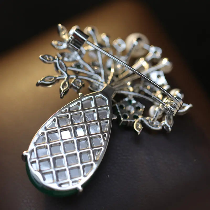 2026 Woman Brooches Luxury Designer Rose Butterfly Dragonfly Vase Bow Broche Pin Micro-inlaid Zircon Elegant Coat Accessories