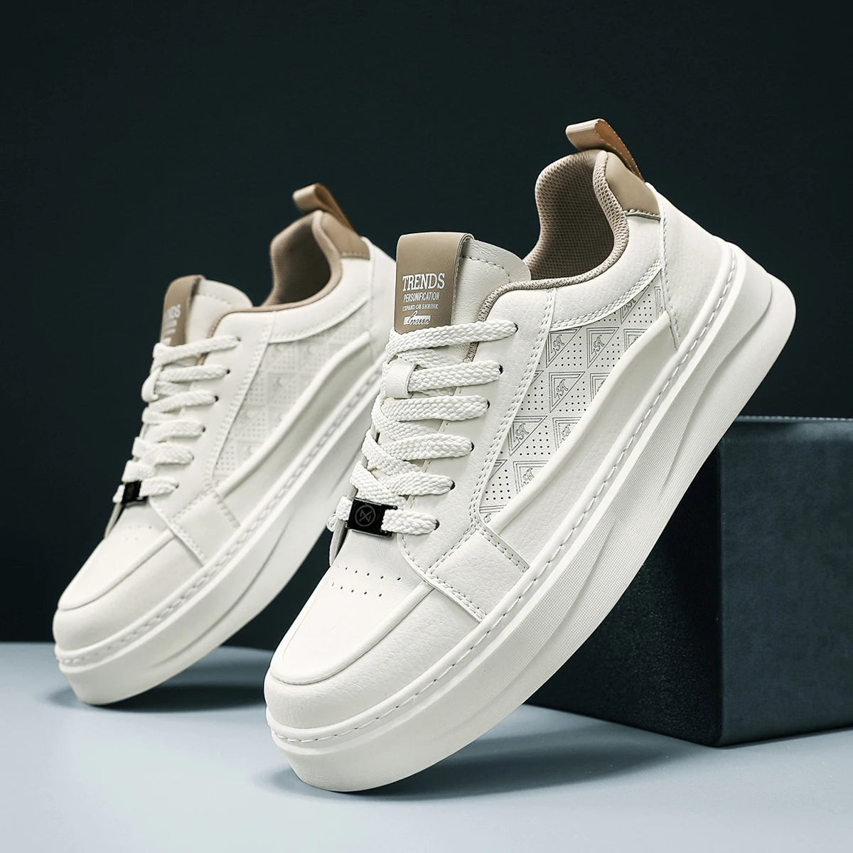 Men's sports shoes, punched sports shoes, white shoes, niche Korean version, versatile casual shoes, board shoes, trendy shoes,