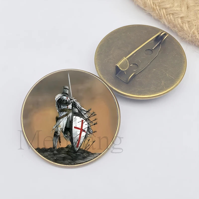 New Knights Templar brooch men's Red Cross Freemason emblem glass lapel badge hat backpack pin