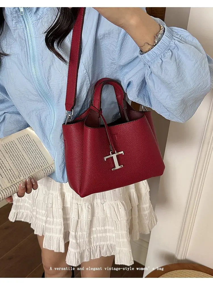 Unique High-End Leather Diaper Bag: Elegant Crossbody Messenger Bag For Women With Vintage Designer Look And Large Capacity