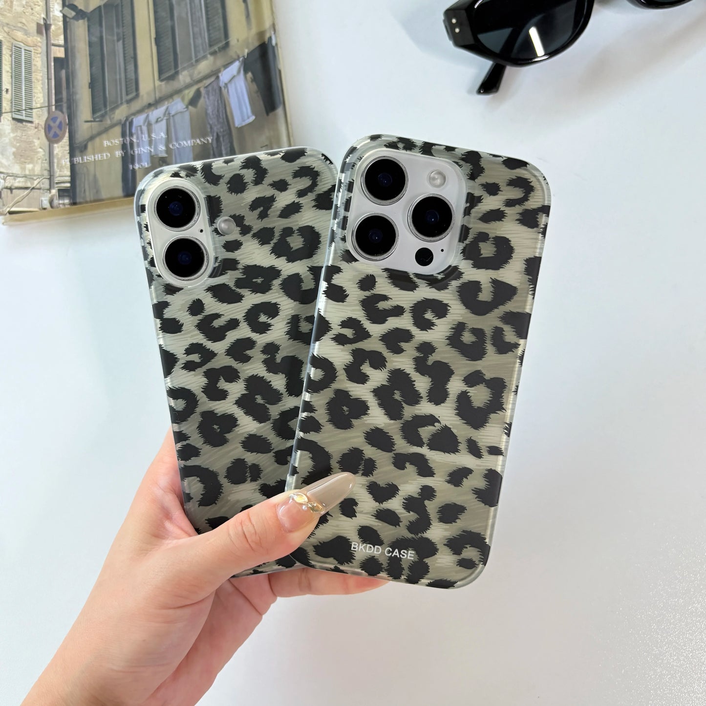 Fashion Chic Matte Grayish-Green Leopard Print Hawksbill Turtle Protective Phone Case Suitable for iPhone 13 14 15 16 Pro Max