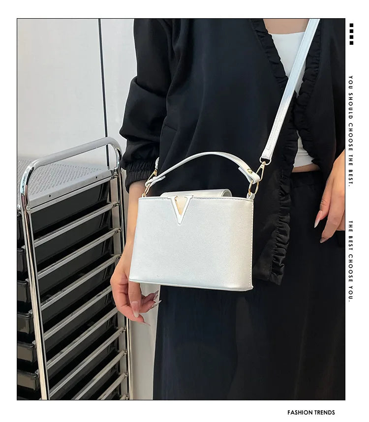 Luxury Women's Tote Bag, Chic V Shaped Stylish Pu Leather Bucket Bag, Top Cover Handbag Women Shoulder Crossbody Bag for Woman