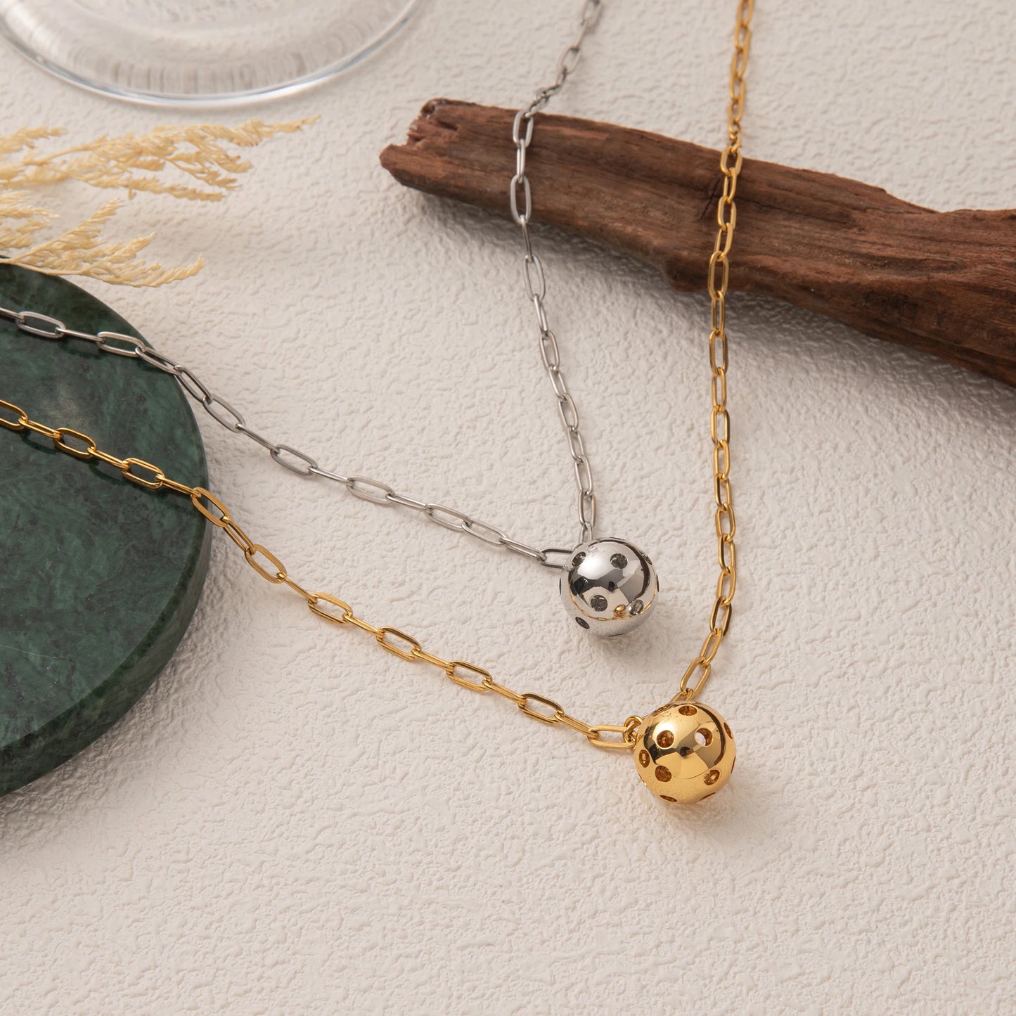 Stainless steel fashionable ball chain, fresh, sweet, trendy sports necklace pendant, gold-plated and color preserving