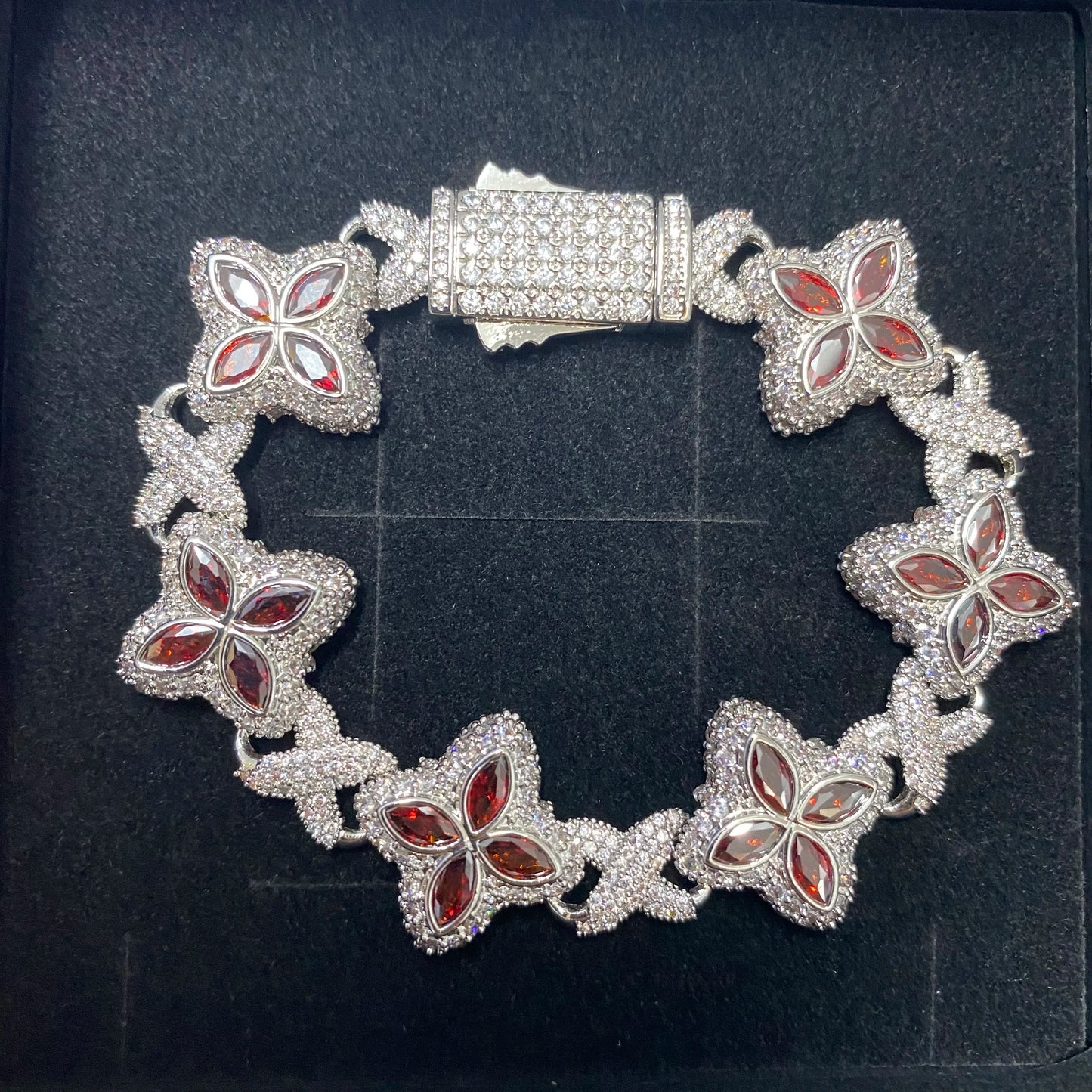 UWIN Multi Color CZ Floral Inifinity Chain Necklaces Pave Setting AAAAA Cubic Zircon Clover Necklace Fashion Jewelry for Gift