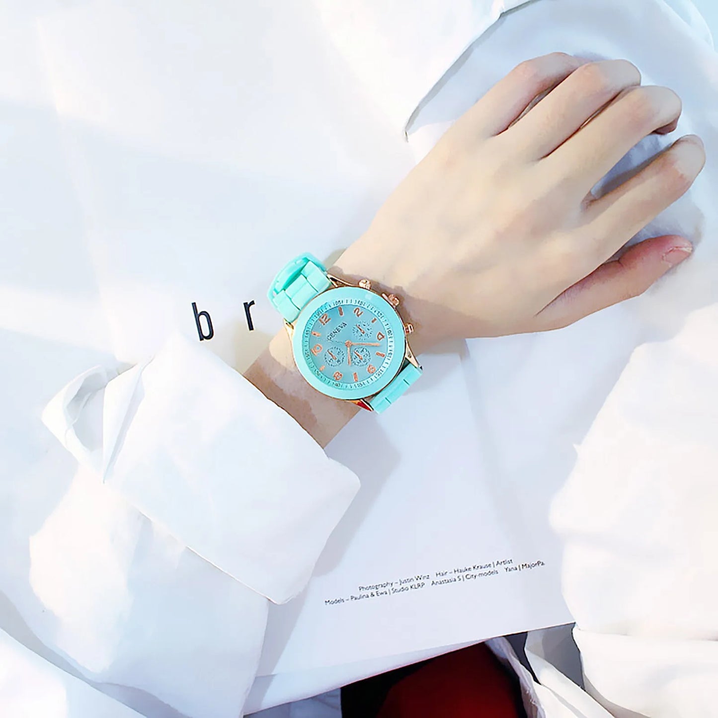 Women'S Waterproof Watch Jelly Quartz Watch Round Arabic Numeral Dial Silicone Strap Fashion Watch Decoration Gift