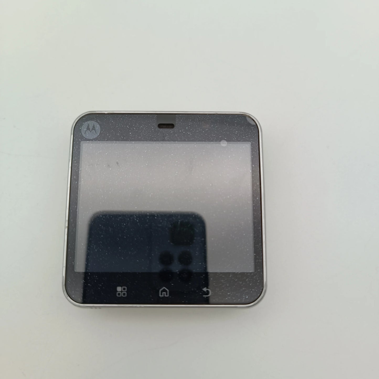 Original Motorola FlipOut MB511 Unlocked Refurbished Mobile Phone GSM 850 / 900 / 1800 / 1900 Good Quality Only Support English