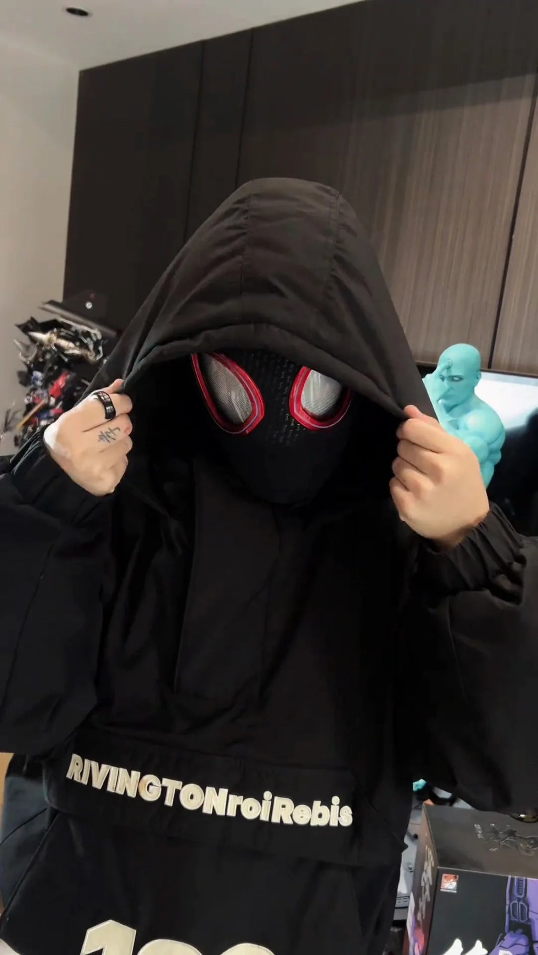 1:1 Miles Morales Mask with Movable Eyes Mascara Electric Gwen Spider-Man Helmet Ring Control Halloween Cosplay Mask Toy Gift