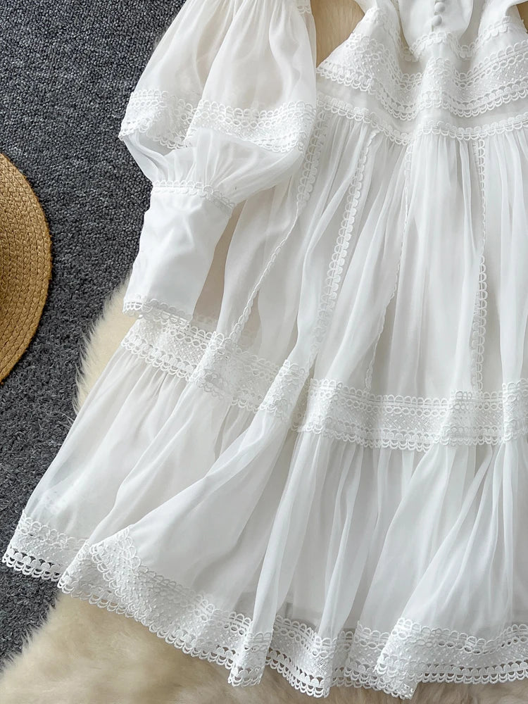 Luxury Vintage Women's Lace patchwork dress 2025 Spring Beach Long puff sleeve mini dresses White Black Lady vestidos 4D145