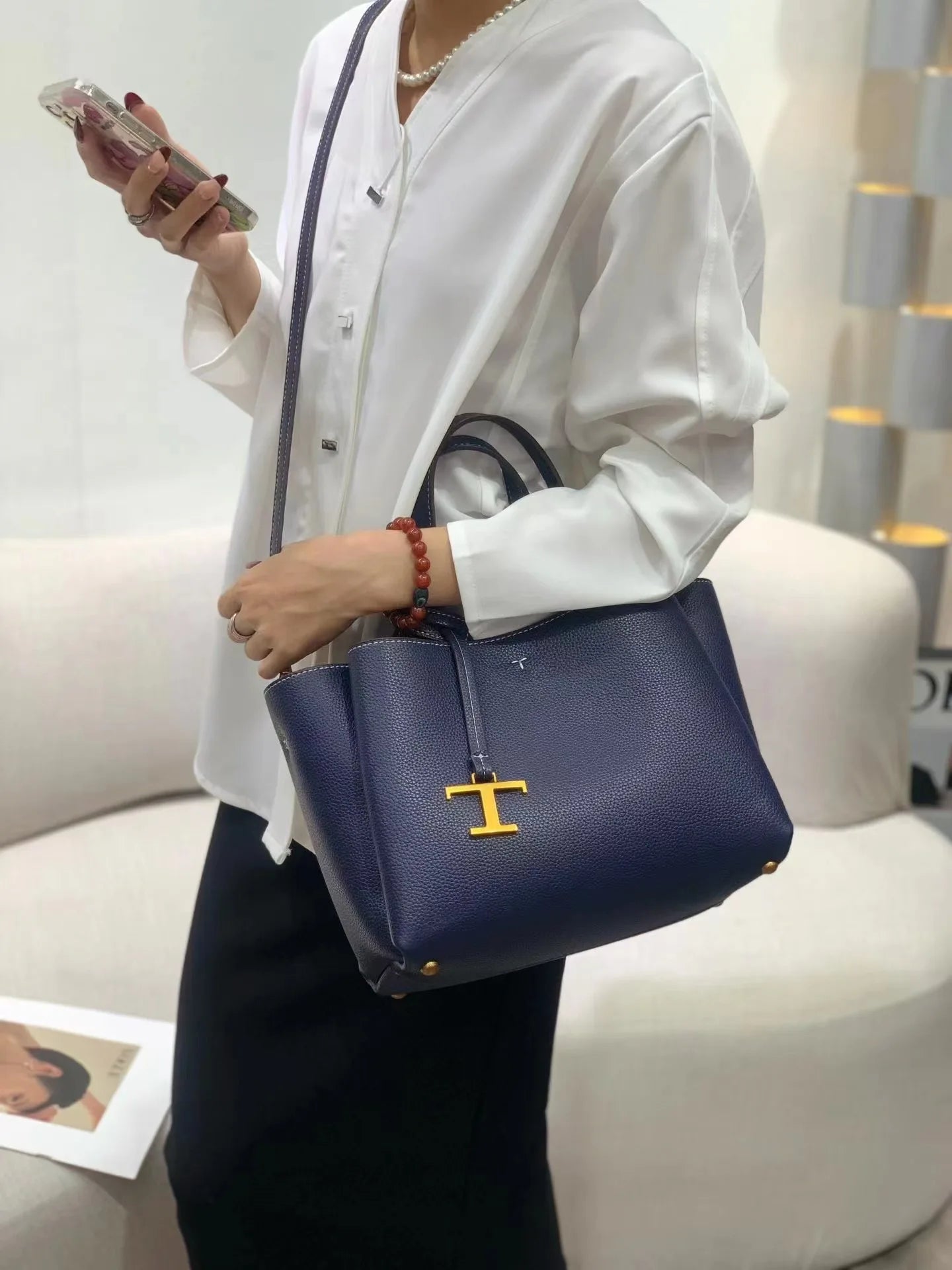Fashionable Minimalist Diaper Bag: Elegant Crossbody Messenger Bag For Women With Luxury Designer Logo And Large Capacity