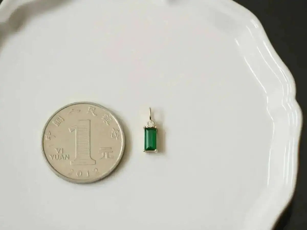 GOLDtutu Pure 9K Gold Necklace Pendant for Grandmother Green Rectangular Diamond, Mini Temperament Retro, kj450