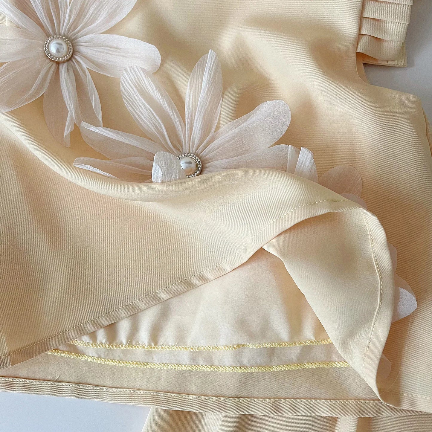 Children's Suit For Girls Summer Cute Three Flowers Short Sleeve Tshirt + Shorts 2 PC Sets Casual Outfit Baby Kids Clothing ﻿