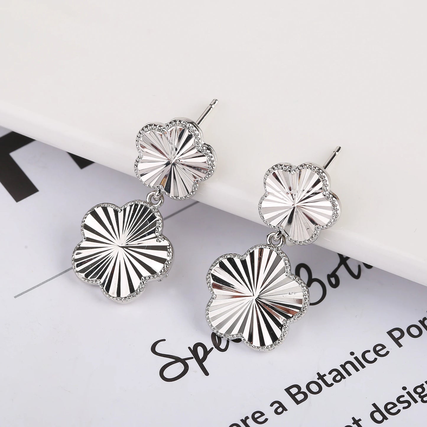 New Double Sided Minimalist Metal Jewelry Set With New Design Plum Blossom Plant Five Leaf Flower Gift For Women's Clover