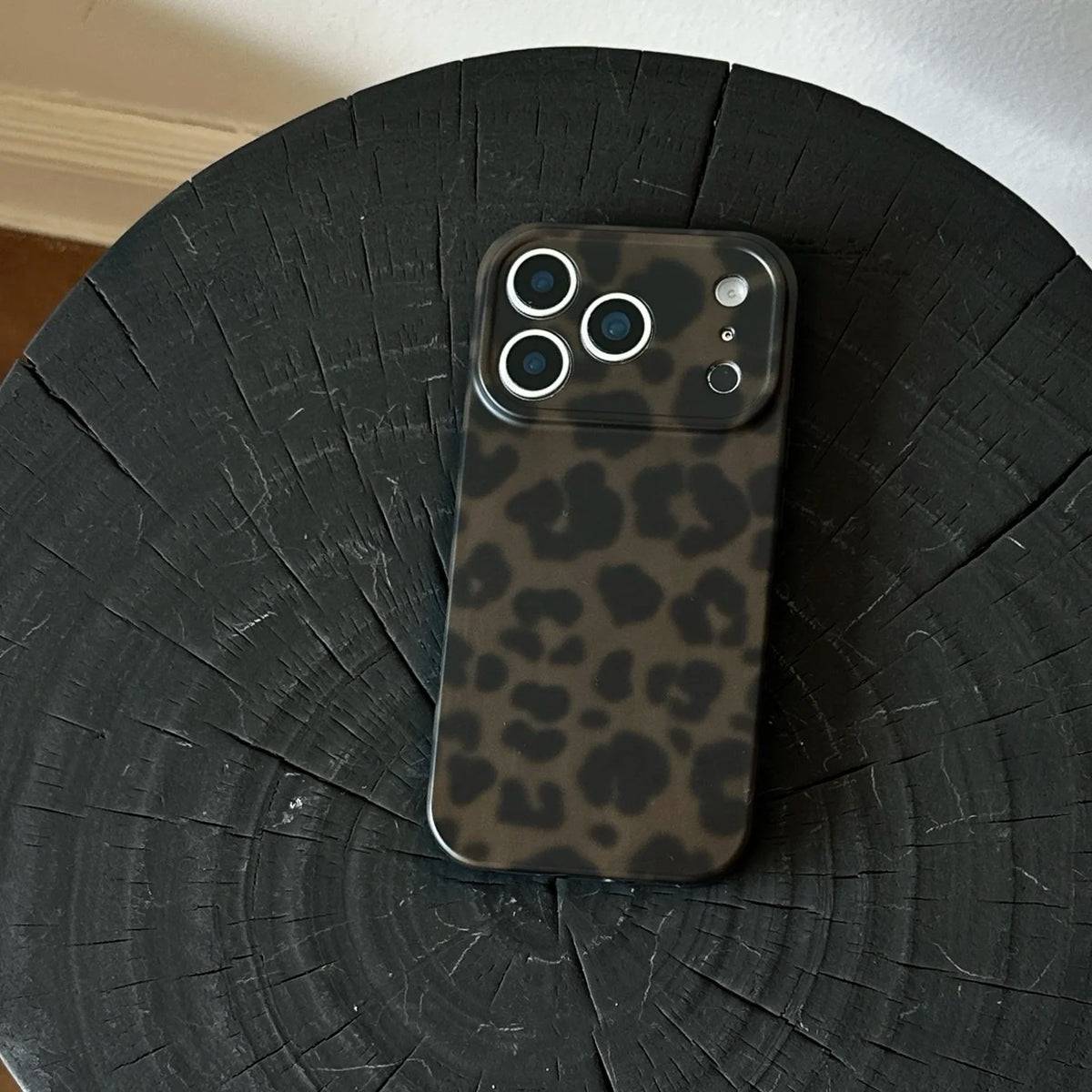 Retro Stylish Amber Color Lamber Pattern Glossy Phone Cover Case for iPhone 17 16 15 14 13 12 Pro Max Plus Air