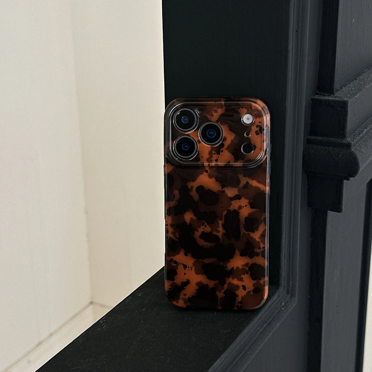 Retro Stylish Amber Color Lamber Pattern Glossy Phone Cover Case for iPhone 17 16 15 14 13 12 Pro Max Plus Air