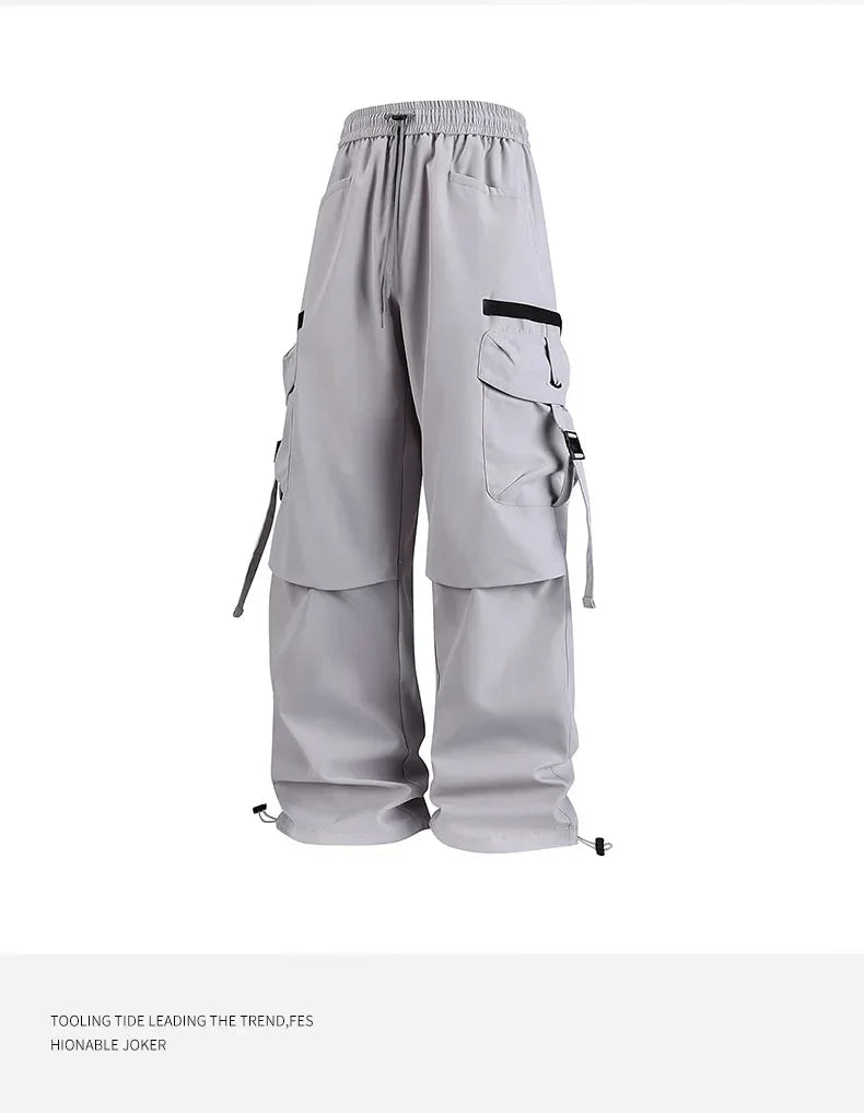 Men's sportswear pants are simple, versatile, retro and fashionable with large pleated pockets for outdoor work