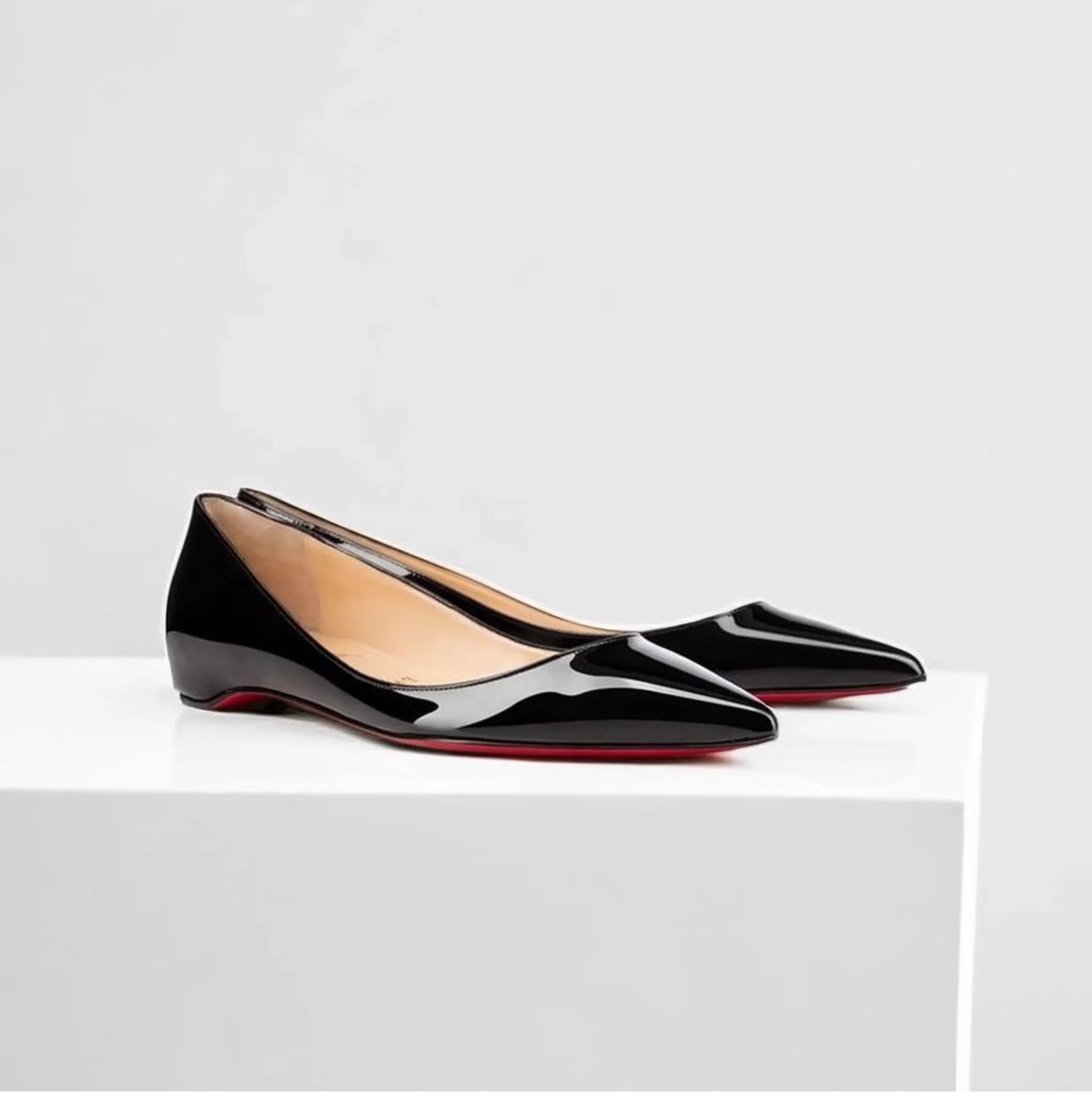 Ladies' pointed, internally raised flat sole single shoe, patent leather solid color versatile casual shallow mouth single shoe