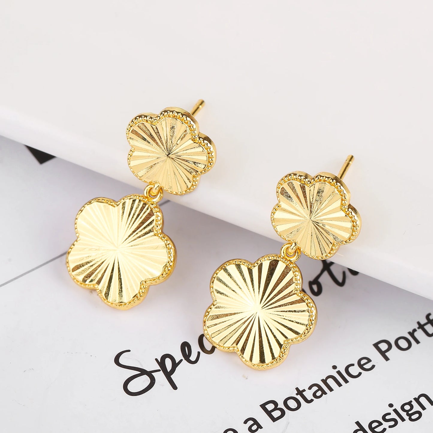 New Double Sided Minimalist Metal Jewelry Set With New Design Plum Blossom Plant Five Leaf Flower Gift For Women's Clover