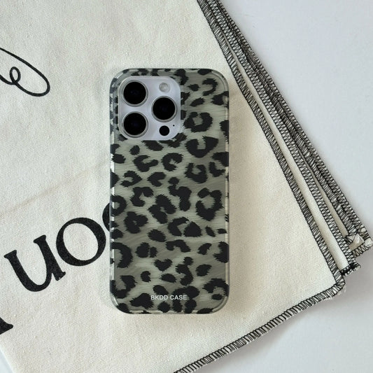 Fashion Chic Matte Grayish-Green Leopard Print Hawksbill Turtle Protective Phone Case Suitable for iPhone 13 14 15 16 Pro Max