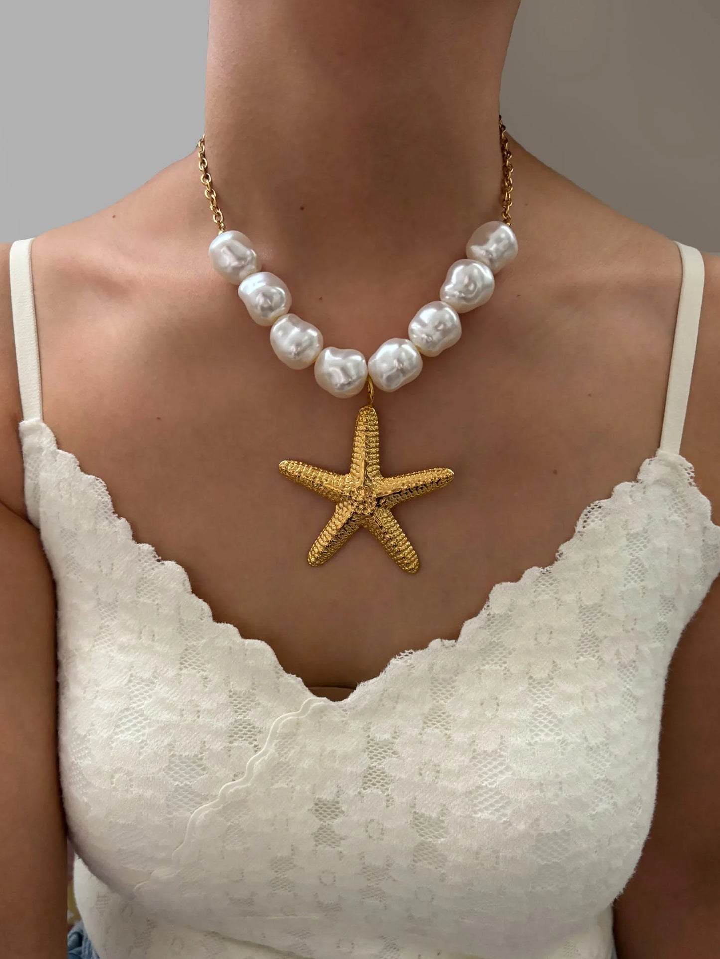GHIDBK Exaggerated Punk Big Starfish Irregular Round Pendant Necklaces for Women Imitation Baroque Pearl Collarbone Chain Summer