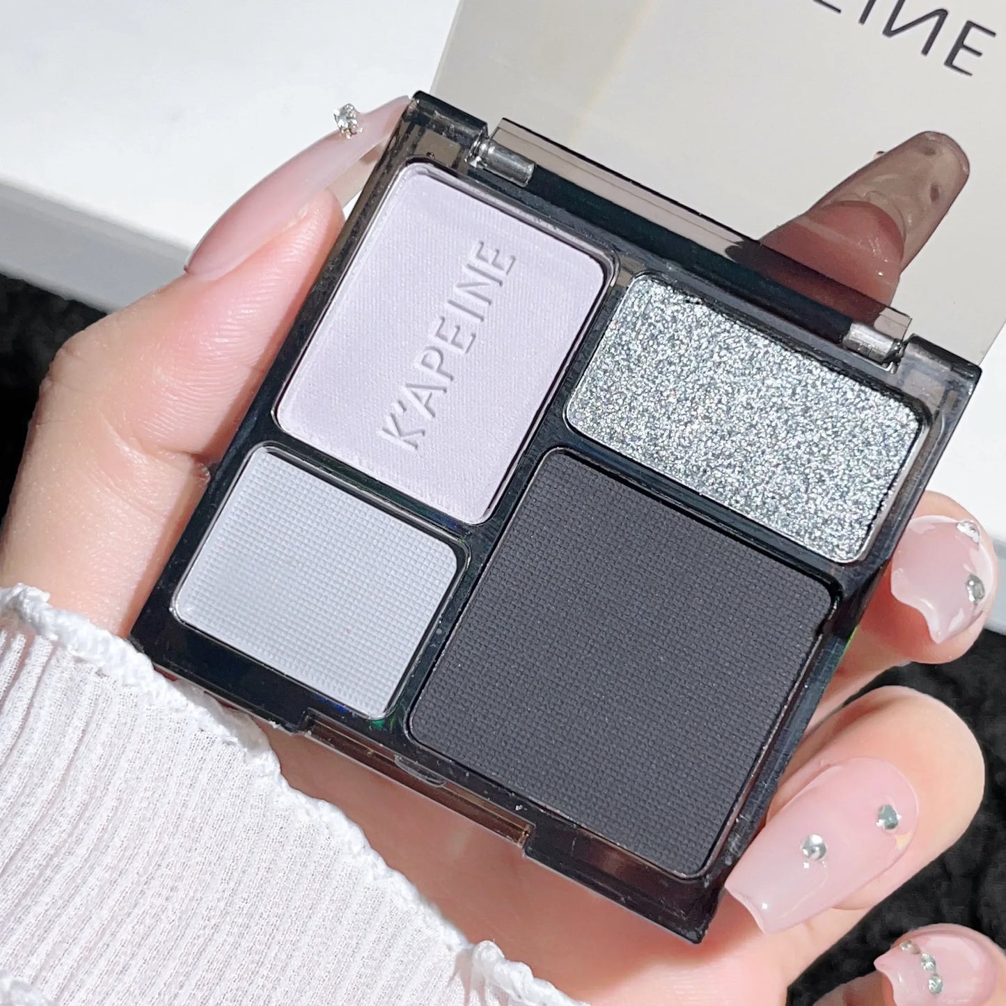 Four-color eyeshadow disc fine glitter pearlescent matte blue milk tea color mini eyeshadow student makeup