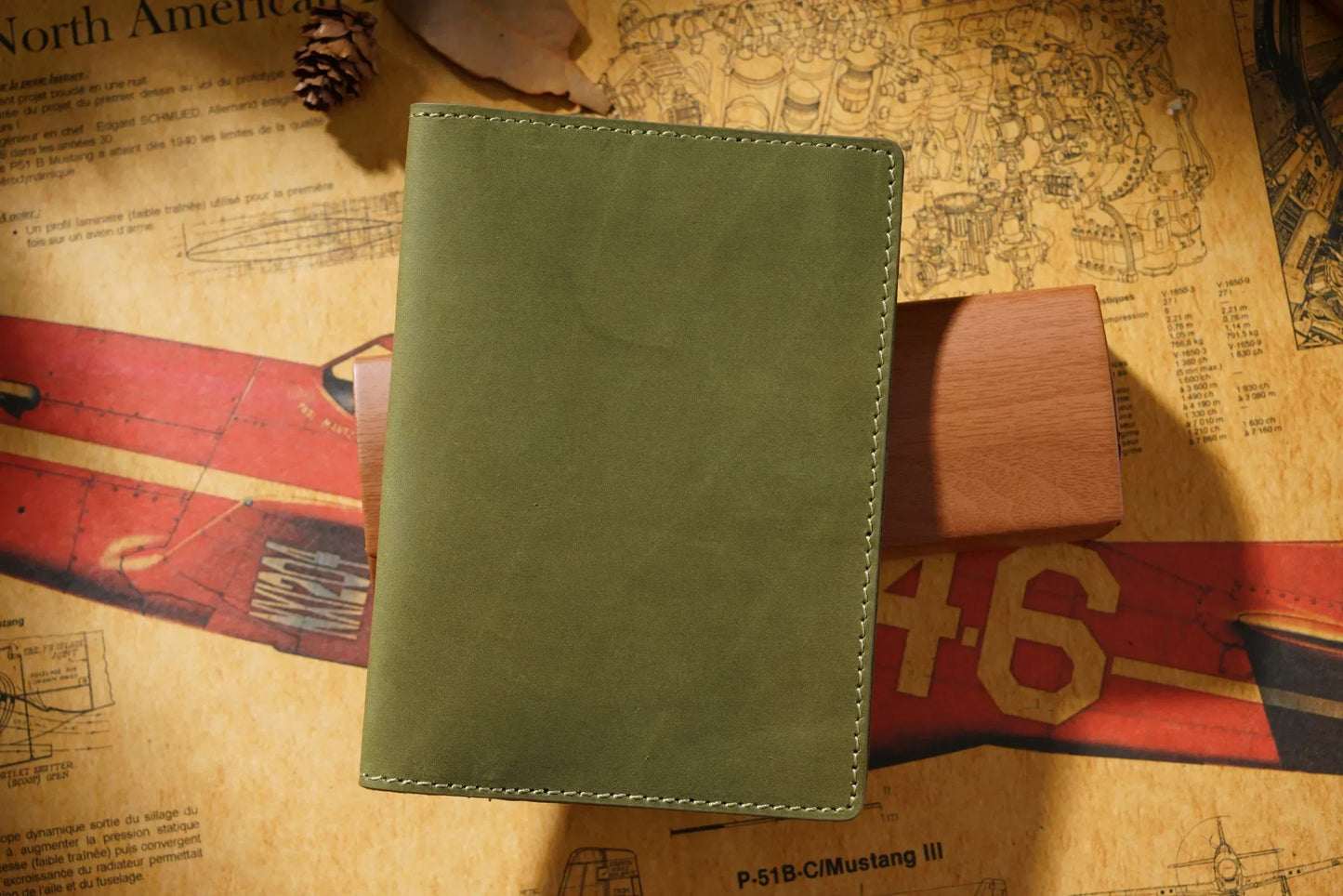Leather Passport Holder for Travel Essentials, Slim Passport Cover Case Travel Wallet Bifold Credit Card Bag for Women Men