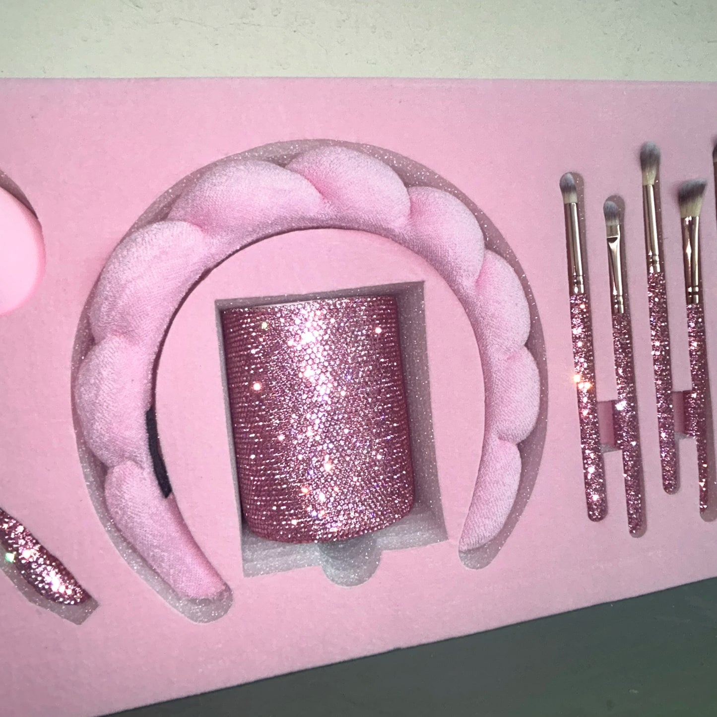 Professional 23pcs Crystal Diamond Makeup Brush Set Rhinestone MakeupBrush Set Gifts for Woman Unique Bling Glam Makeup Brushes