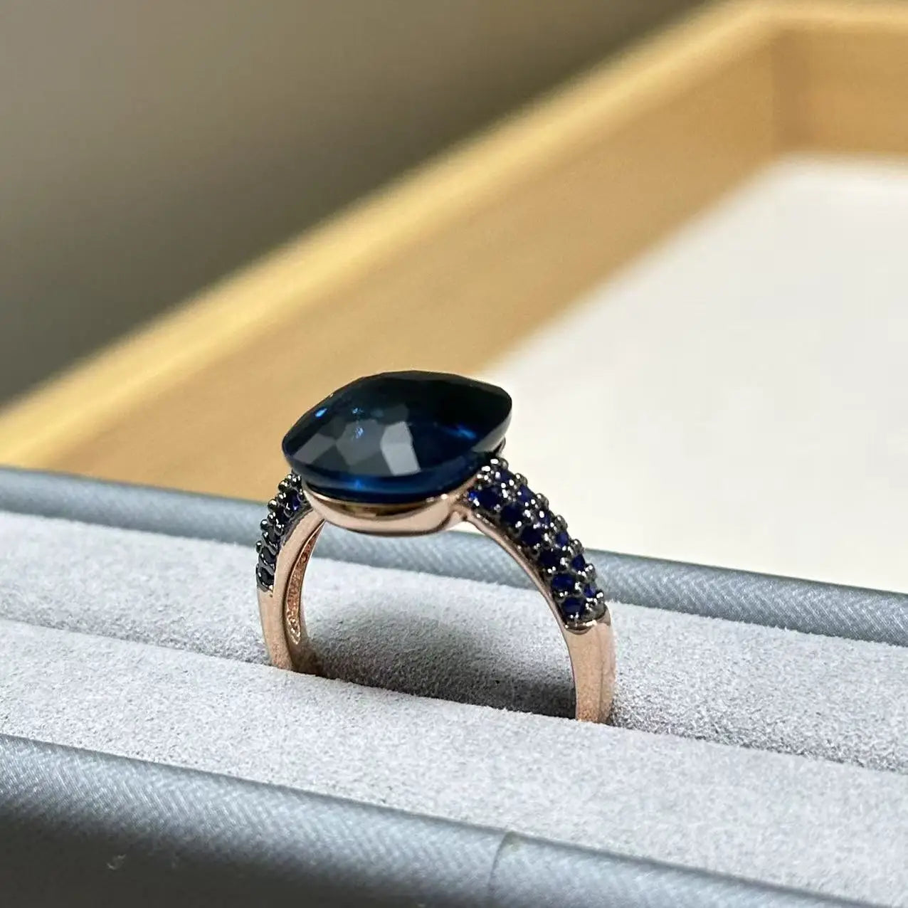 Flat Ring For Women Candy Color Crystal Ring Inlay Blue Zircon with Blackgun Plated Party Gift Fashion Jewelry For Women