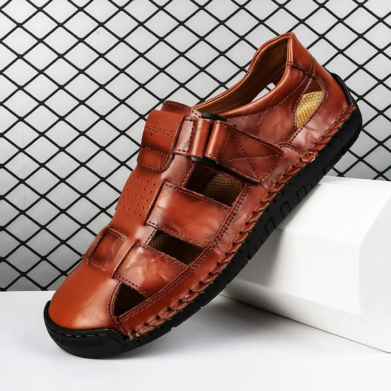 New Handmade Summer Sandals Men Breathable Leather Shoes Man Outdoor Men Sandals Antiskid Beach Sandals Hollow Shoes Fashion