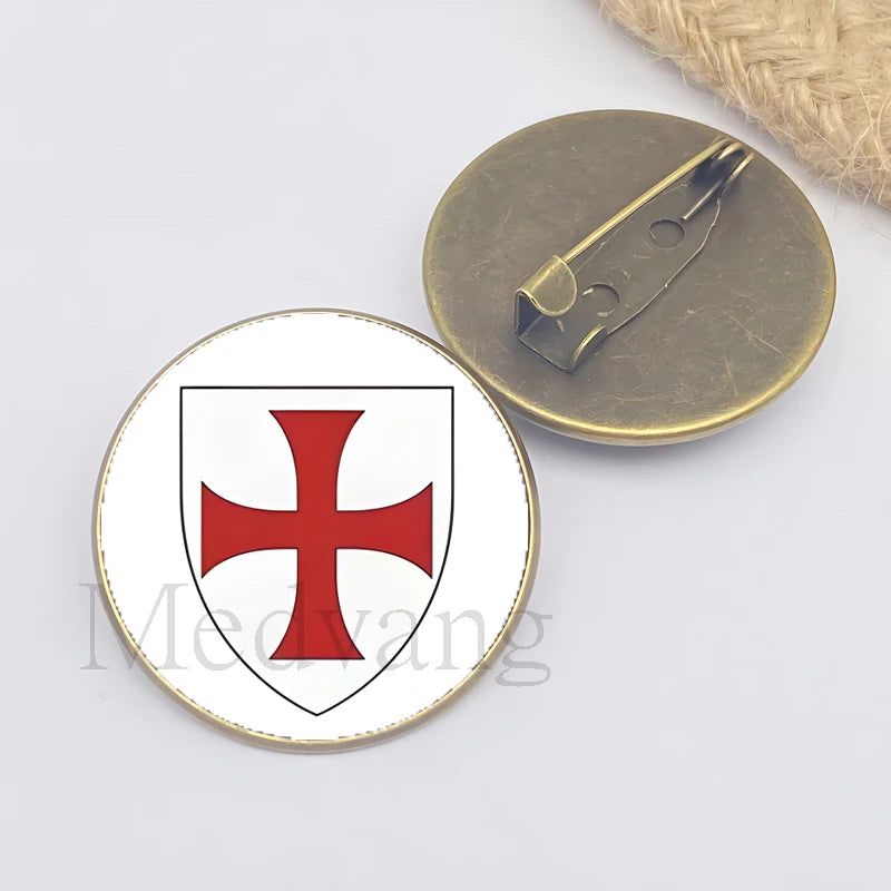 New Knights Templar brooch men's Red Cross Freemason emblem glass lapel badge hat backpack pin