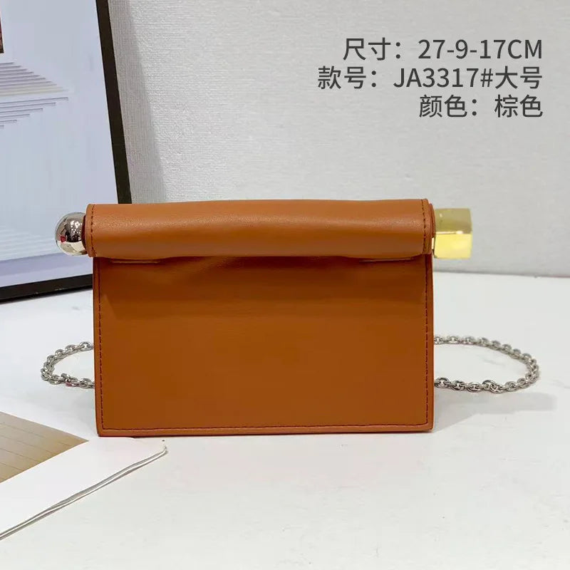 Luxury Designer Big Handbag for Women New Fashion Take-out Clutch with Metal Dreses Purses Prom Bag for Ladies Crossbody Bag