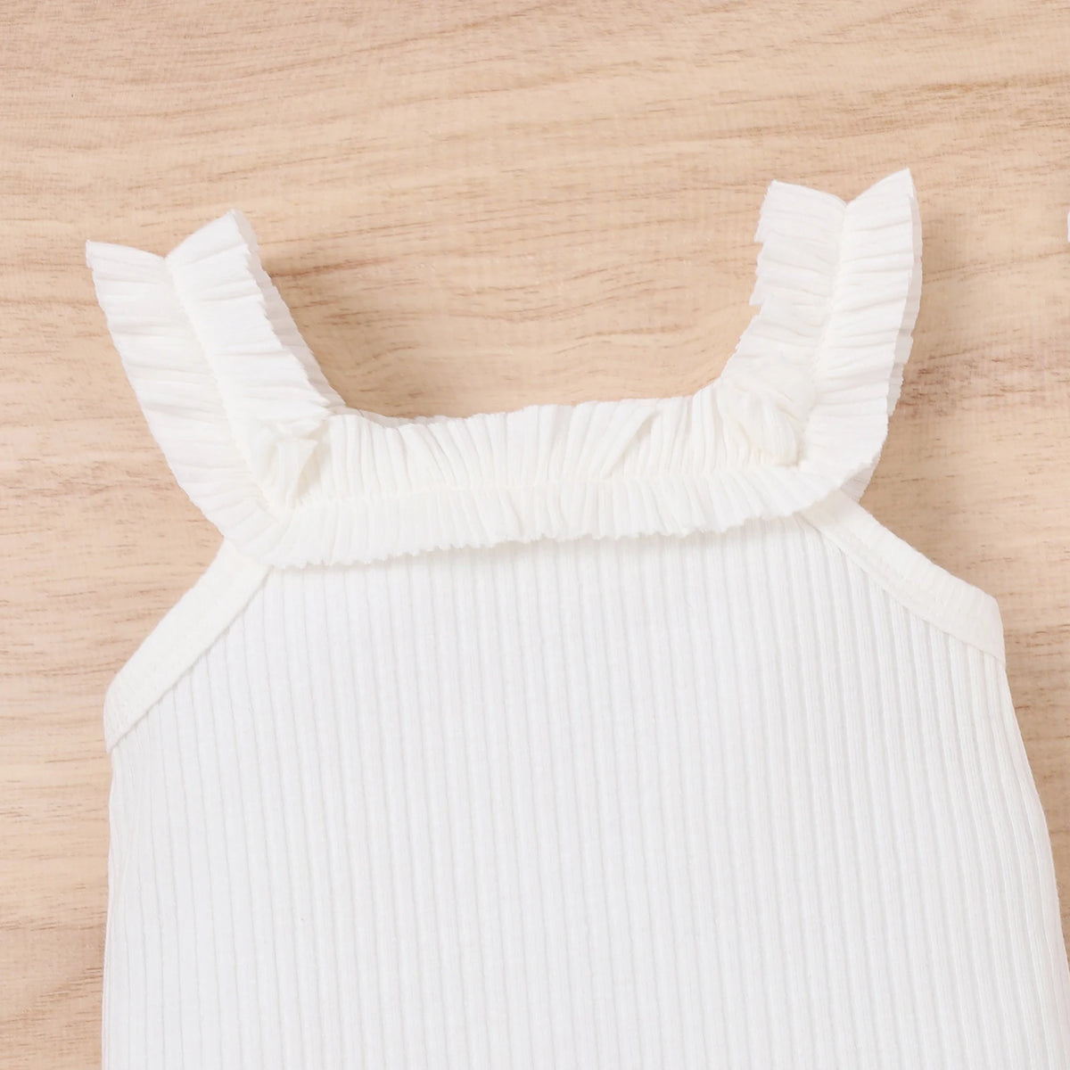 Summer Boys and Girls Are Comfortable and Cute 0-1 Years Old, Three-Piece Set with Pit Strip Suspenders + Shorts