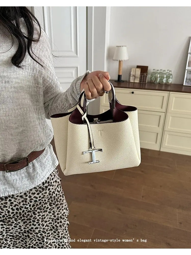Unique High-End Leather Diaper Bag: Elegant Crossbody Messenger Bag For Women With Vintage Designer Look And Large Capacity