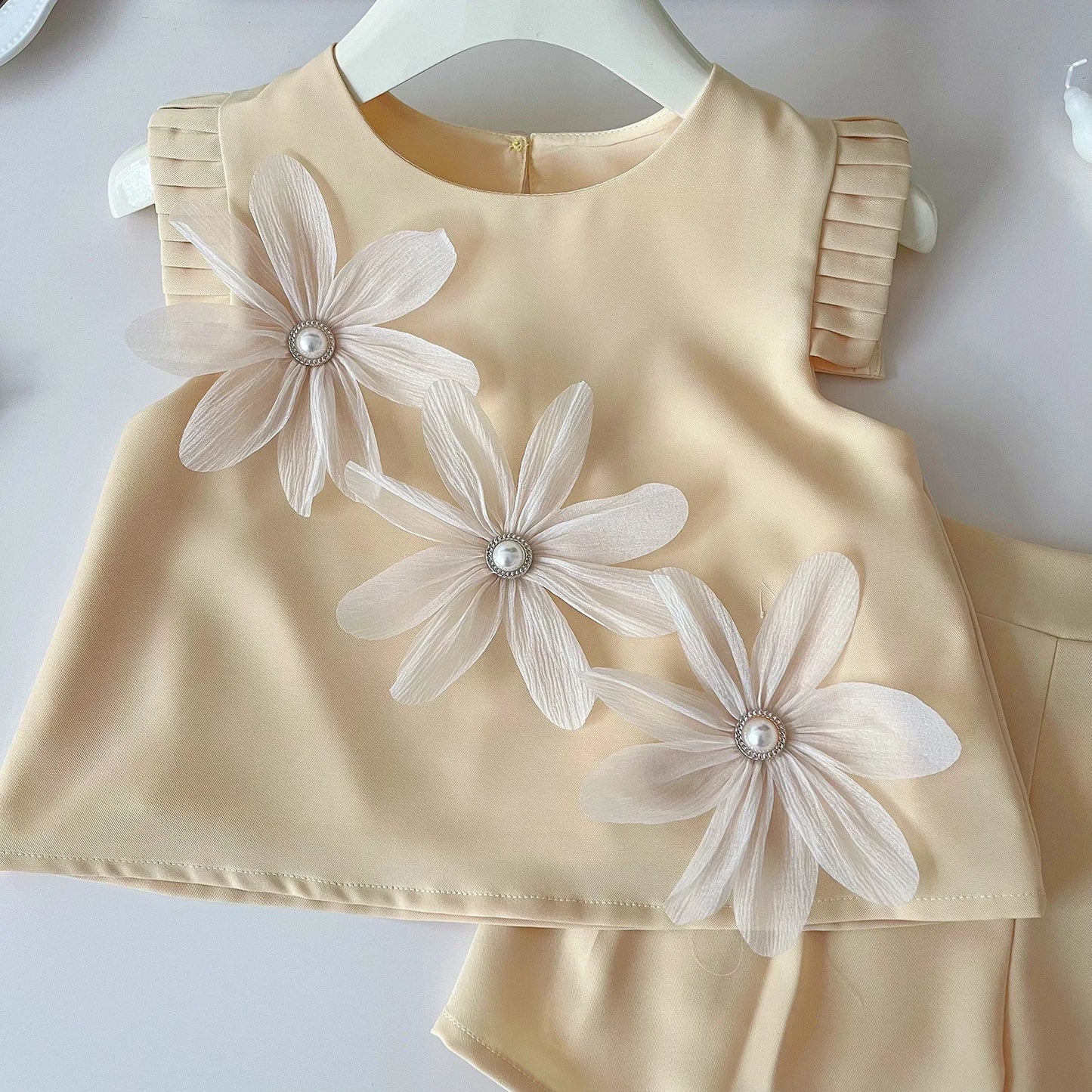 Children's Suit For Girls Summer Cute Three Flowers Short Sleeve Tshirt + Shorts 2 PC Sets Casual Outfit Baby Kids Clothing ﻿