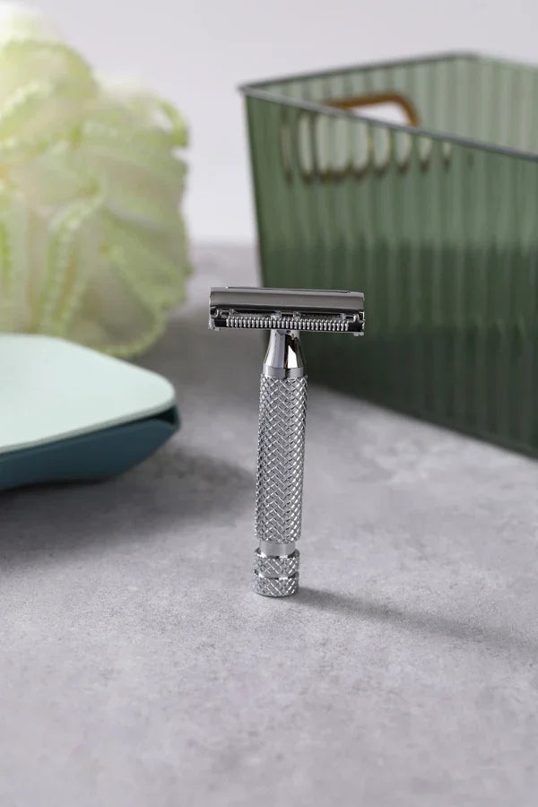 Yaqi Monarch Chrome Color Safety Razor 0.90mm Blade Gap 85MM Handle Length And 13.5MM Diameter For Mens Precise Shave Experience