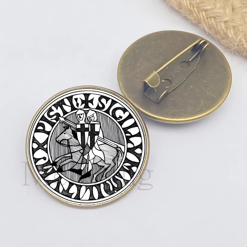 New Knights Templar brooch men's Red Cross Freemason emblem glass lapel badge hat backpack pin