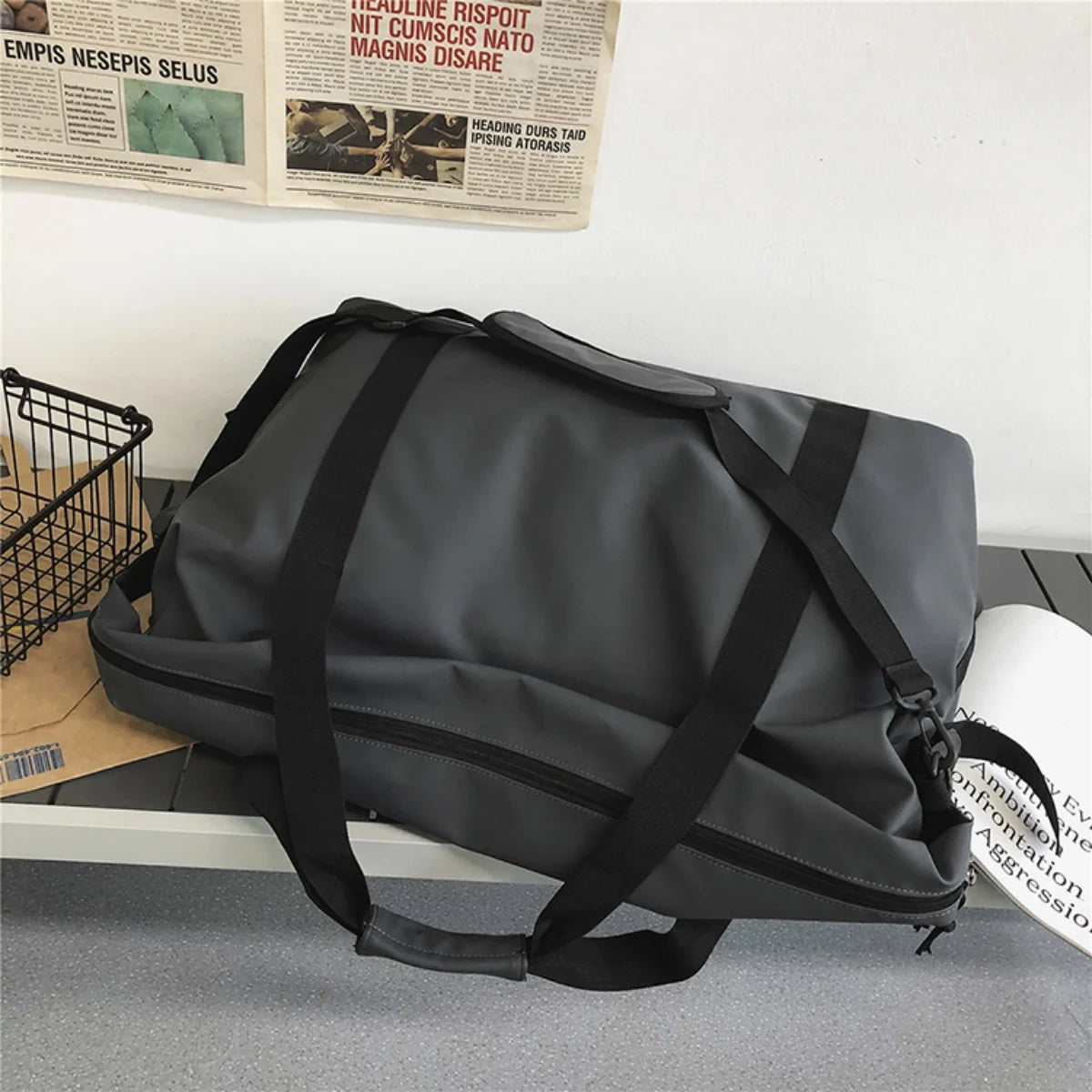 Handheld travel bag, large capacity sports and fitness bag, lightweight storage luggage bag, one shoulder crossbody travel bag