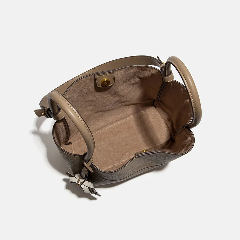 UKF Light Luxury Women's Handbag Niche Designer Single Shoulder Messenger Bag Stylish Accessory for Ladies