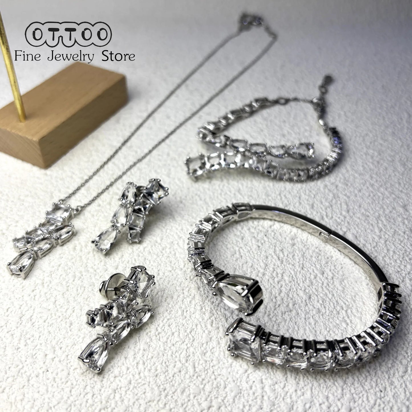 Original 2025 Geometric Charm Boutique Jewelry Set Women Zircon Crystal Necklace Bracelet Earrings Romantic Jewelry Gift