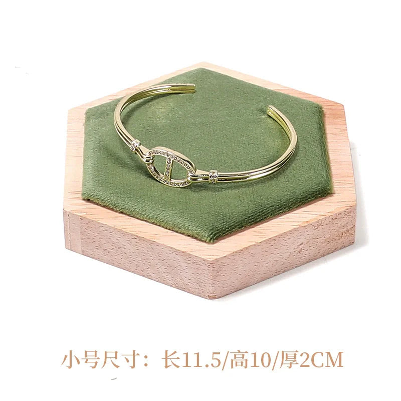 Solid wood green velvet jewelry display stand ring stud necklace pendant bracelet storage and display stand
