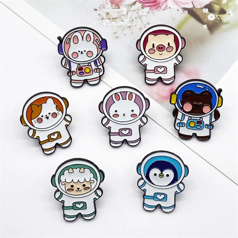 Astronaut Spaceman Cartoon Small Animal Metal Enamel Brooch Retro Fashion Cute Rabbit Sheep Pig Penguin Badge Pin Jewelry Gift